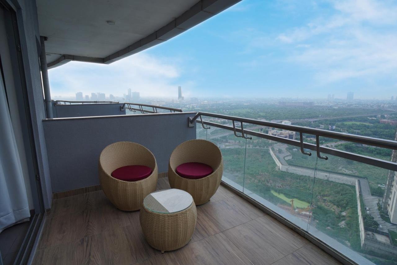 Hotel Livbox At Supernova Noida Exterior photo