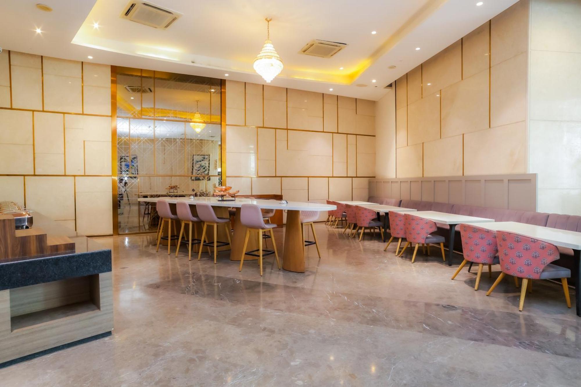 Hotel Livbox At Supernova Noida Exterior photo