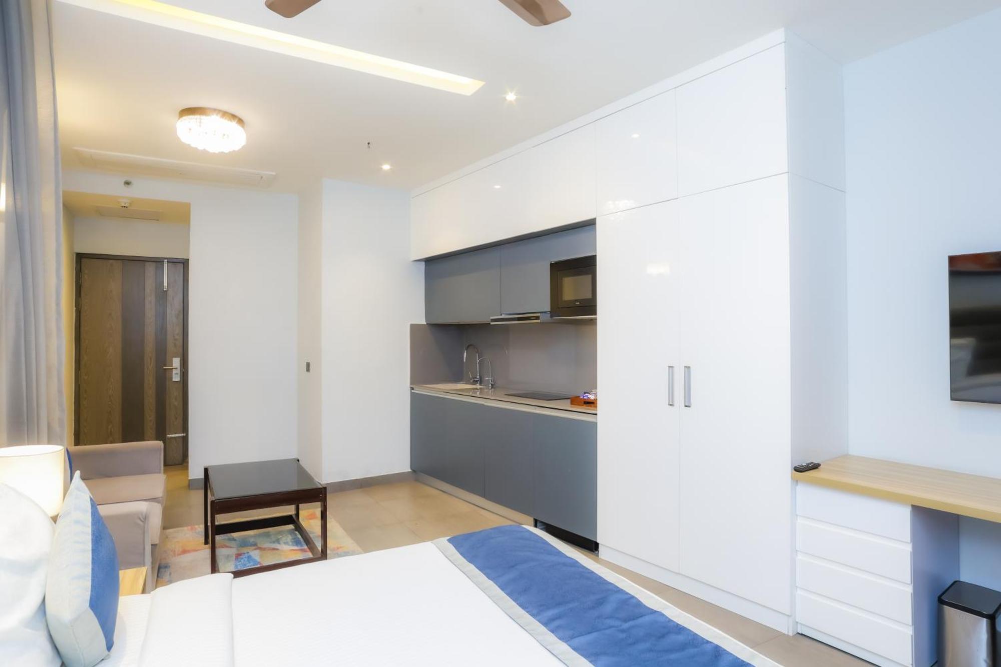 Hotel Livbox At Supernova Noida Exterior photo